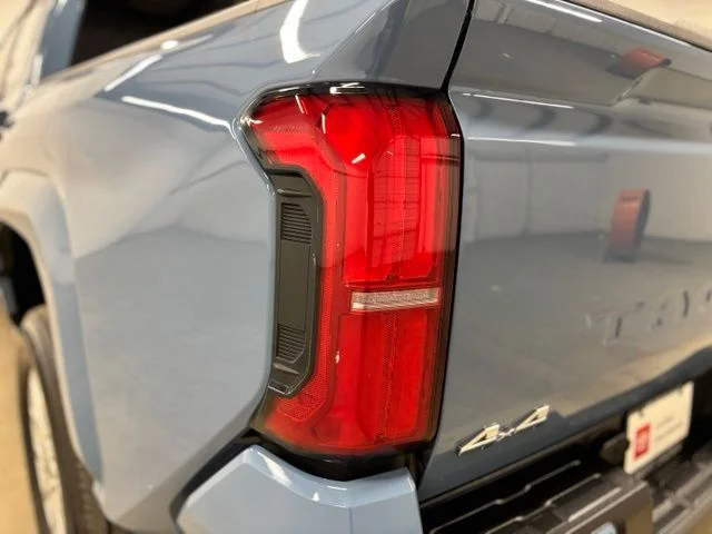 Used 2026 Blue Toyota SR5 image 7