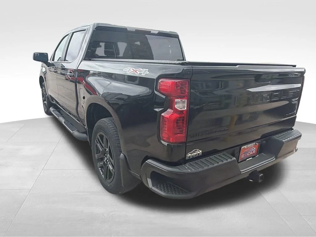 Used 2023 Black Chevrolet Custom image 5