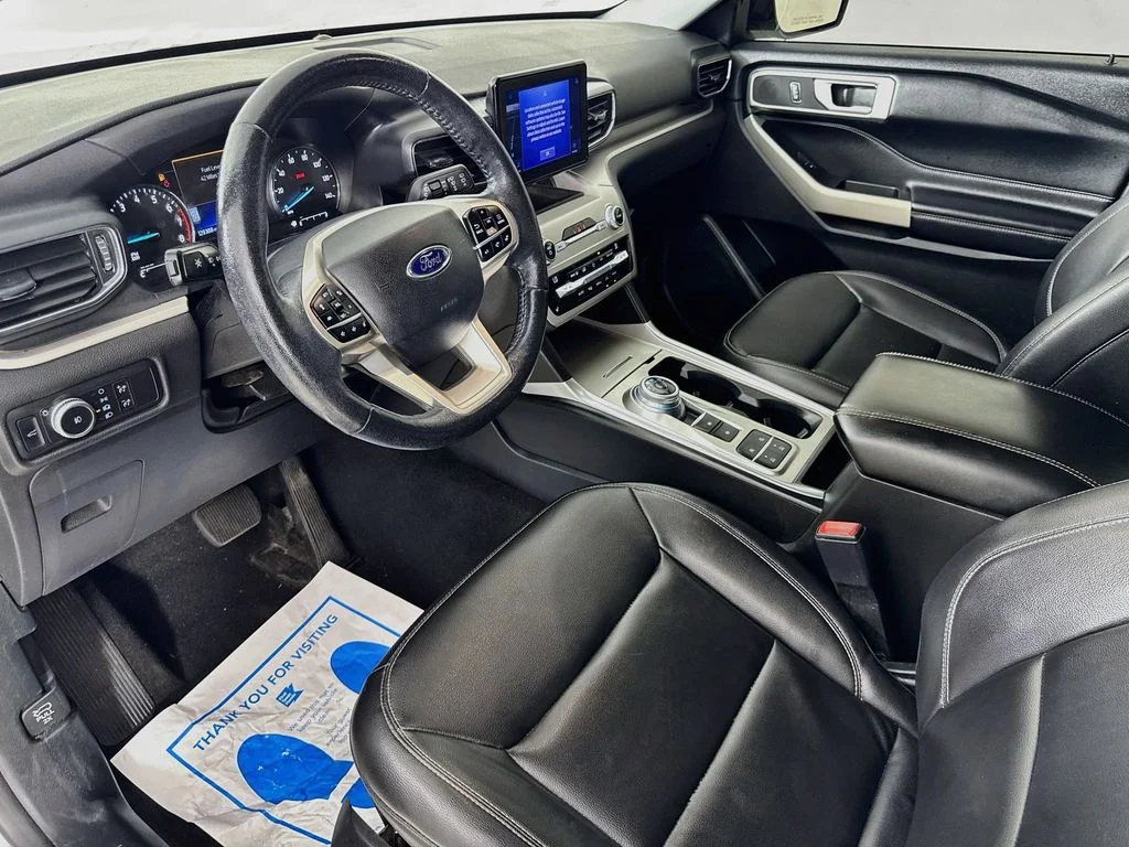 Used 2021 White Metallic Ford XLT image 11