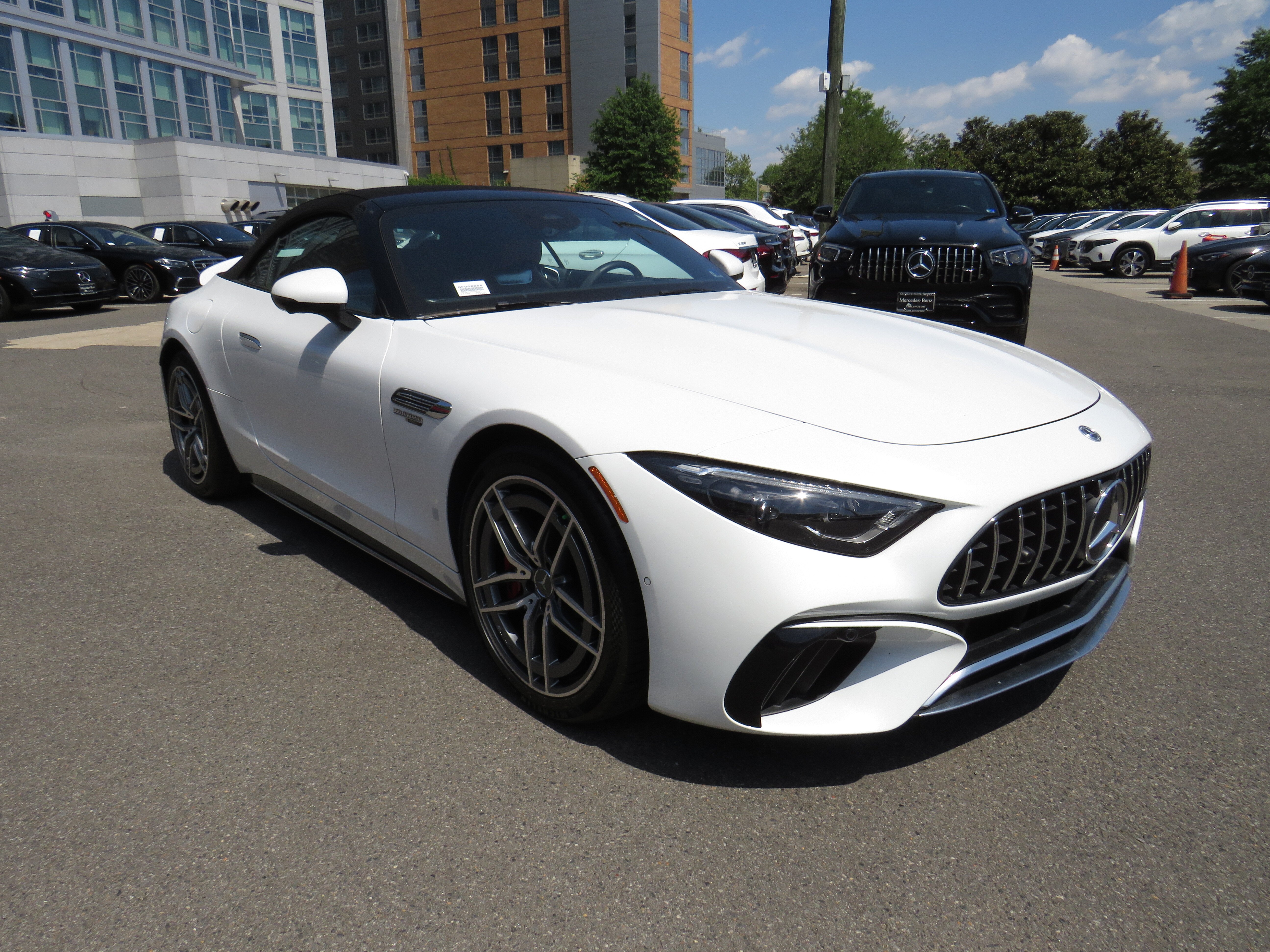 Certified Used 2022 MANUFAKTUR Moonlight White Metallic Mercedes-Benz AMG® SL 55 image 3