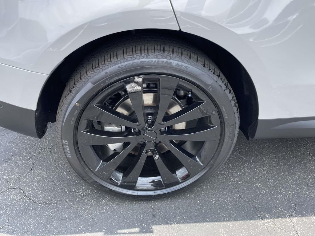 New 2026 Borasco Grey Land Rover SE image 10