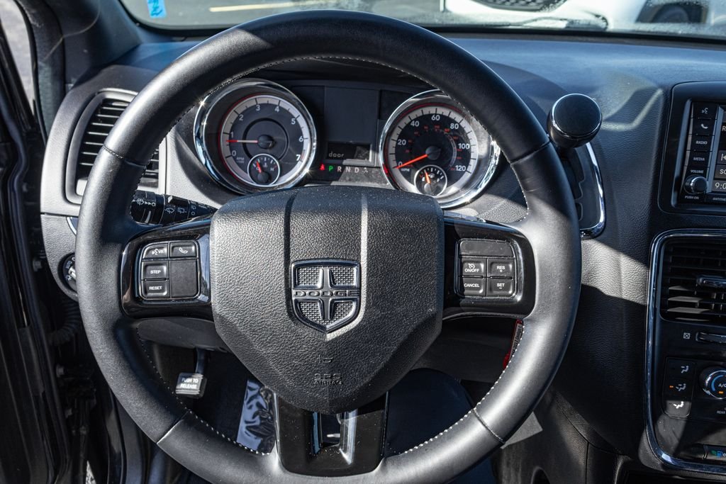 Used 2017 Black Dodge SXT image 22