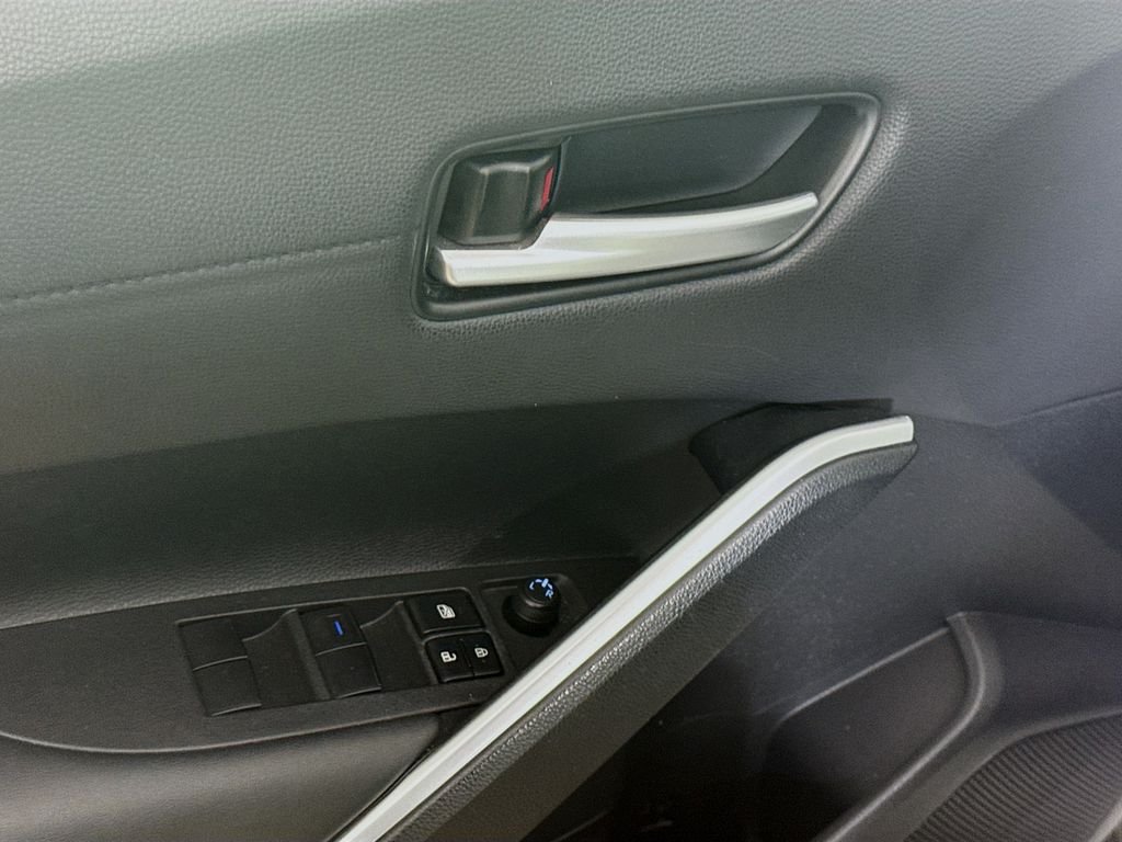 2022 Toyota Corolla Cross XLE - Photo 17