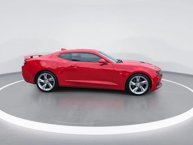 Used 2019 Red Chevrolet SS image 9