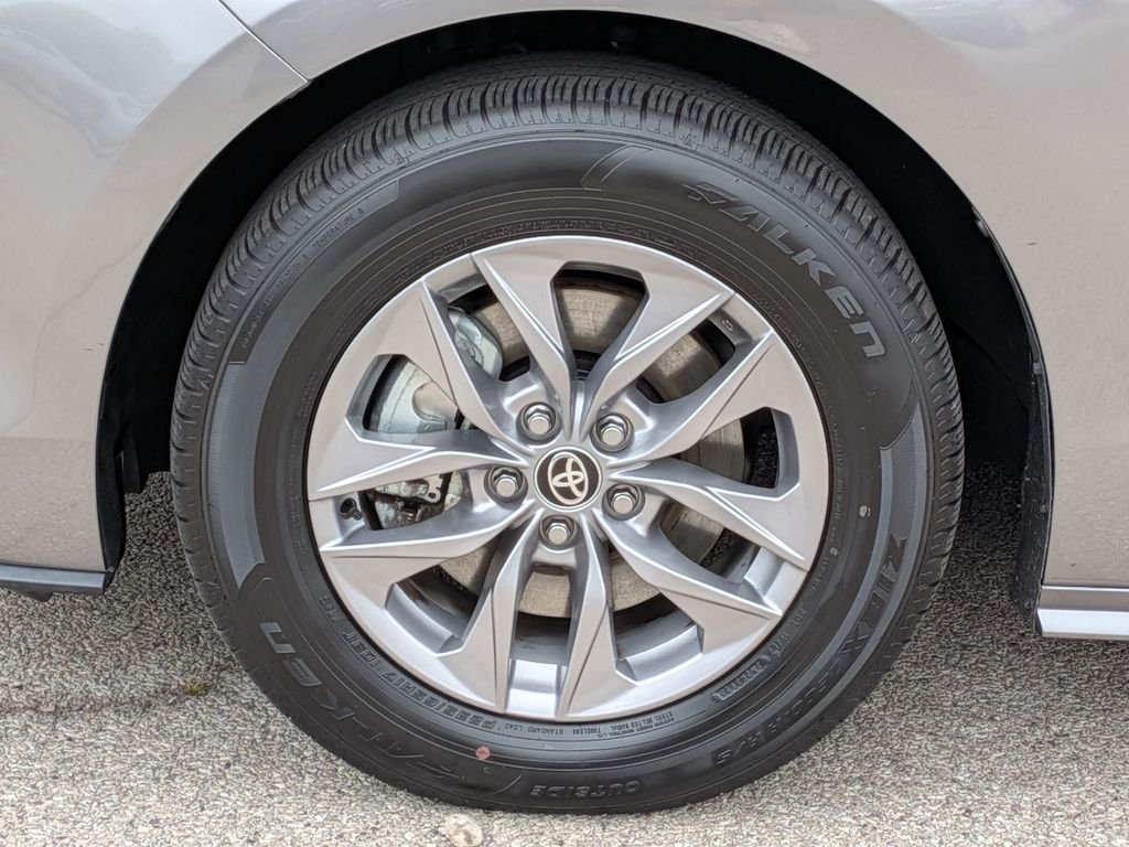 Used 2026  Toyota XLE image 15