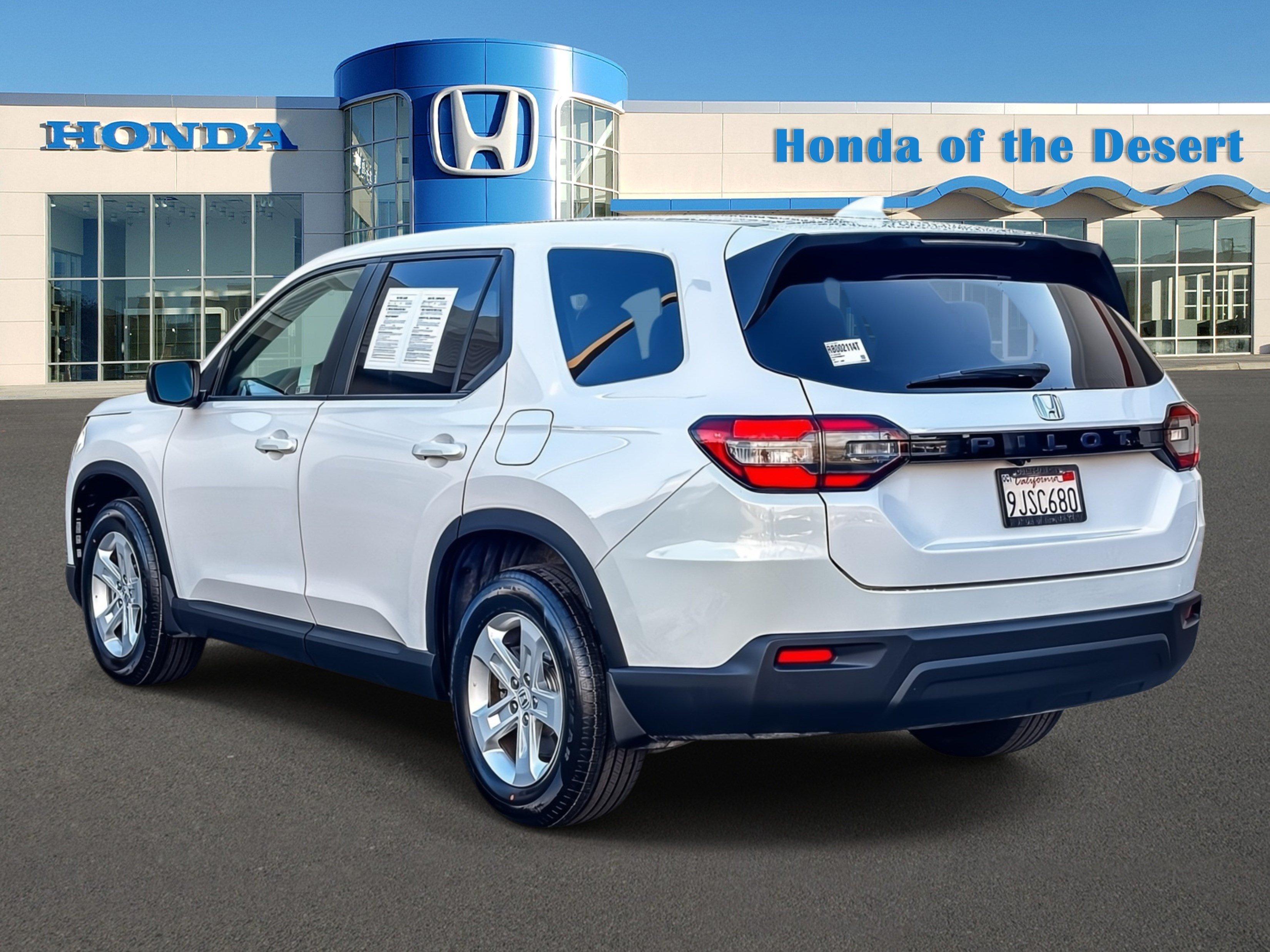 Used 2024 Platinum White Pearl Honda 2WD LX image 4