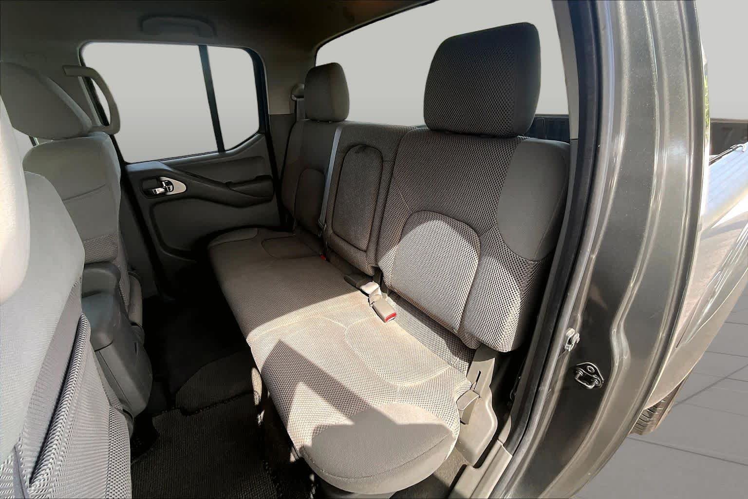 Used 2007 Storm Gray Nissan SE image 18