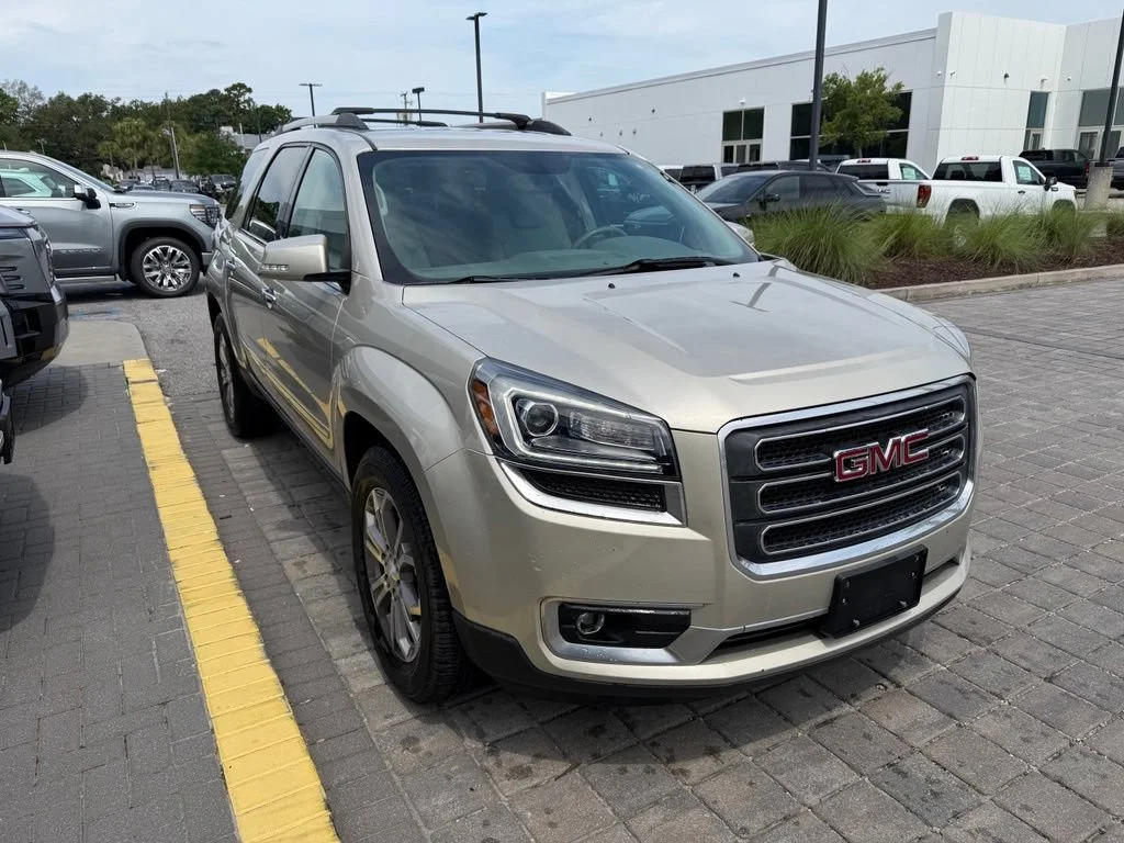 Used 2013 Champagne Silver Metallic GMC SLT image 4