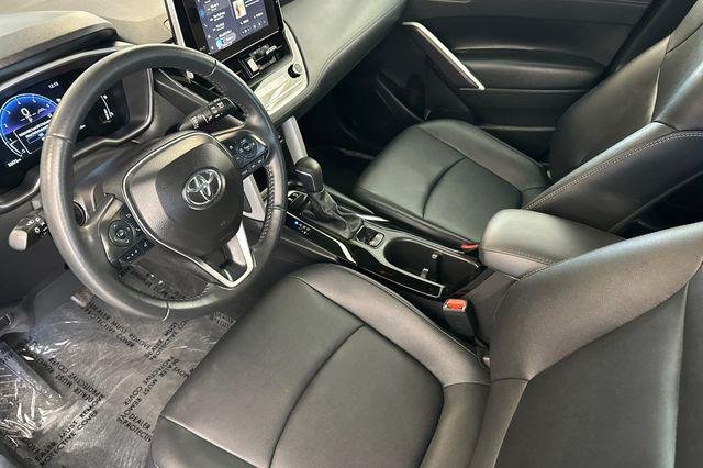 Certified Used 2025 CELESTITE GRAY ME. Toyota  image 12