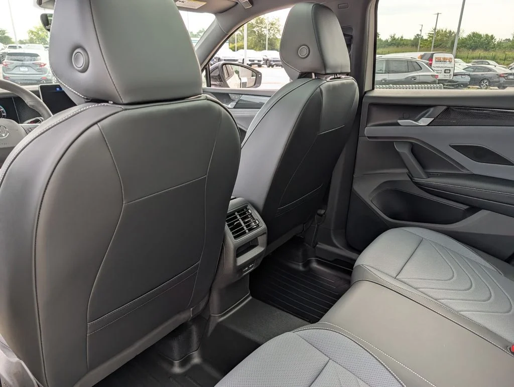 New 2026 Beige/tan Volkswagen 2.0T SE R-Line Black image 15