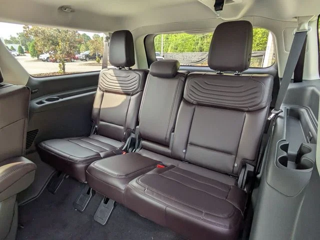 New 2026 Agate Black Metallic Ford MAX Platinum® image 15