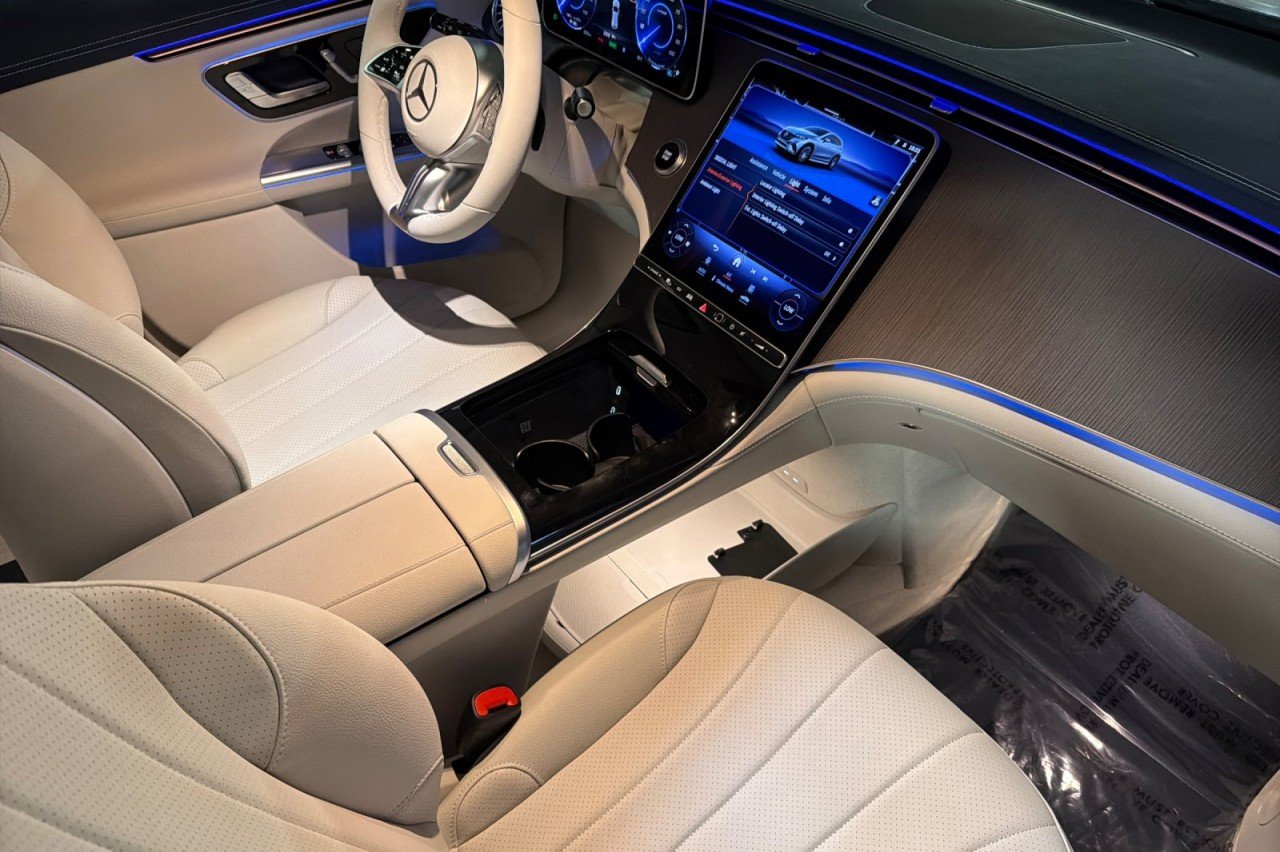 New 2026 MANUFAKTUR Alpine Grey Mercedes-Benz EQE 320 4MATIC® SUV image 15