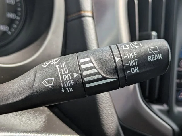 Used 2023 Sterling Metallic GMC AT4 image 28