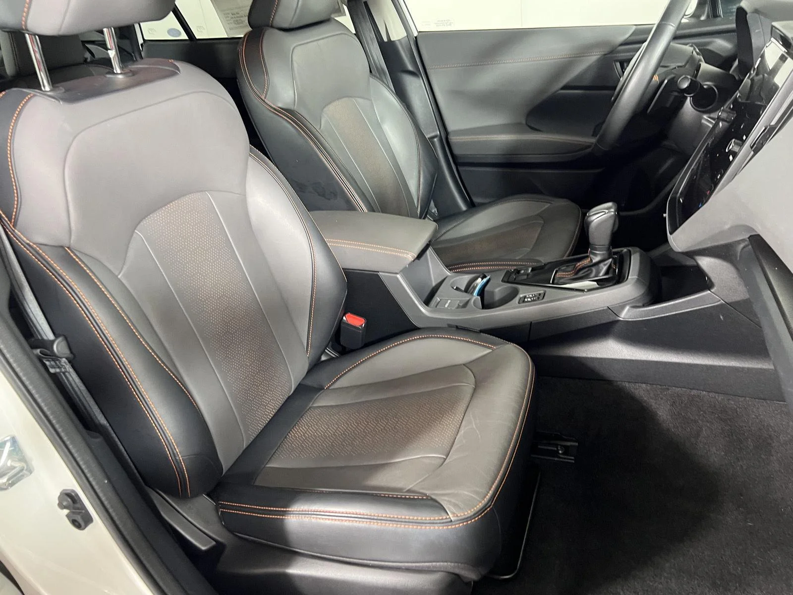 Used 2024 Crystal White Pearl Subaru Limited image 20
