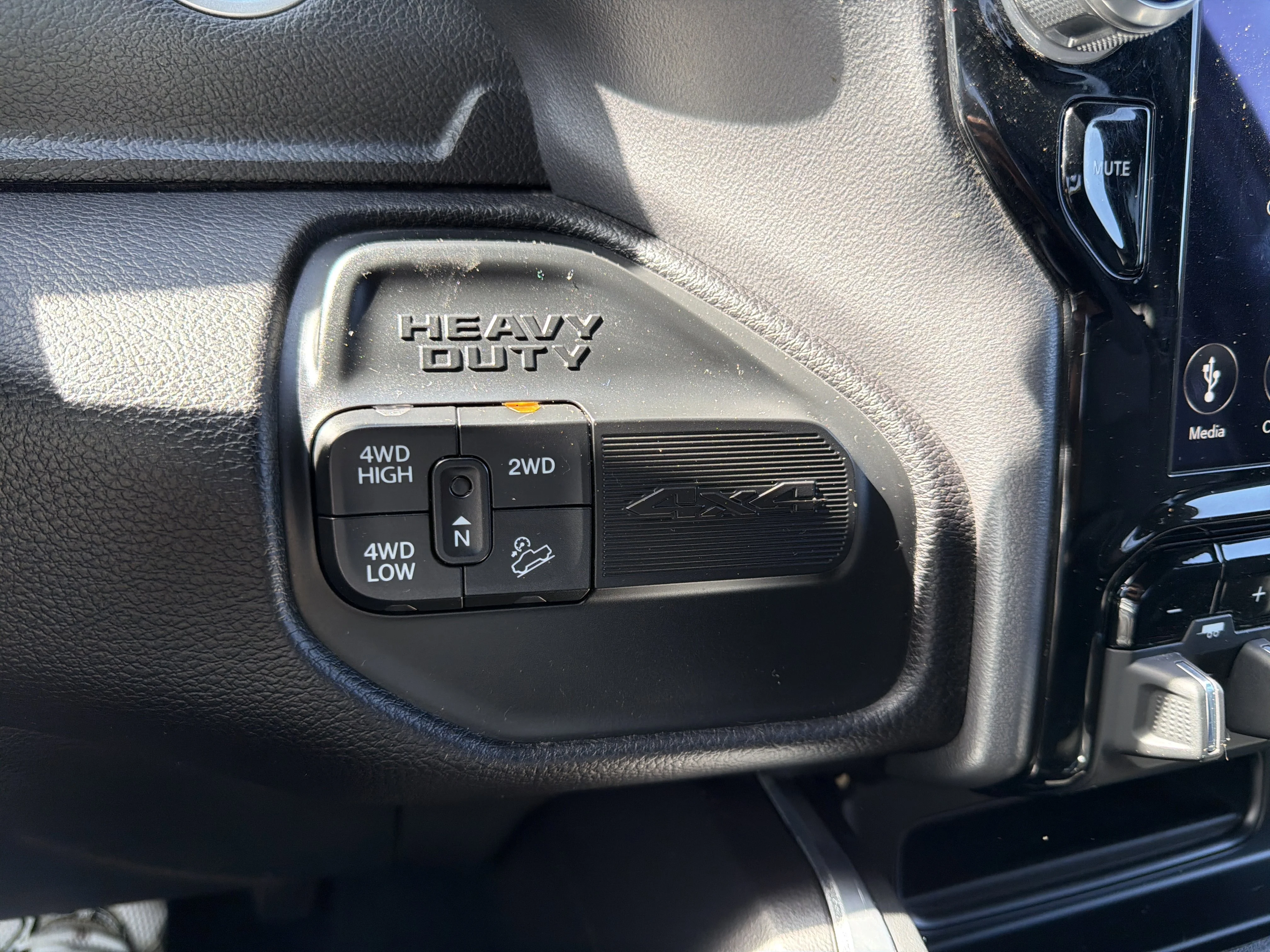 Used 2021 Diamond Black Crystal Pearlcoat Ram Laramie image 24