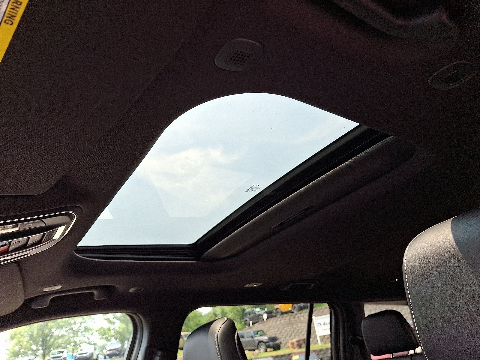 New 2026 Baltic Gray Metallic Clear-Coat Exterior Paint Jeep Altitude 4x4 image 10