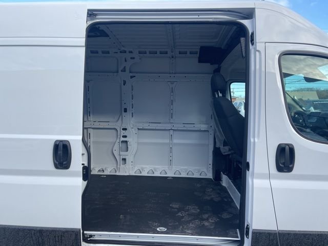New 2026 Bright White Clear-Coat Exterior Paint RAM High Roof image 8