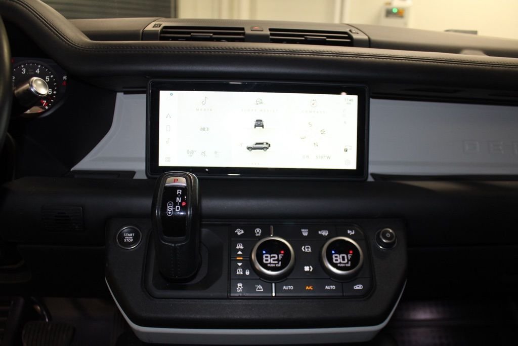 Used 2022  Land Rover XS Edition image 21
