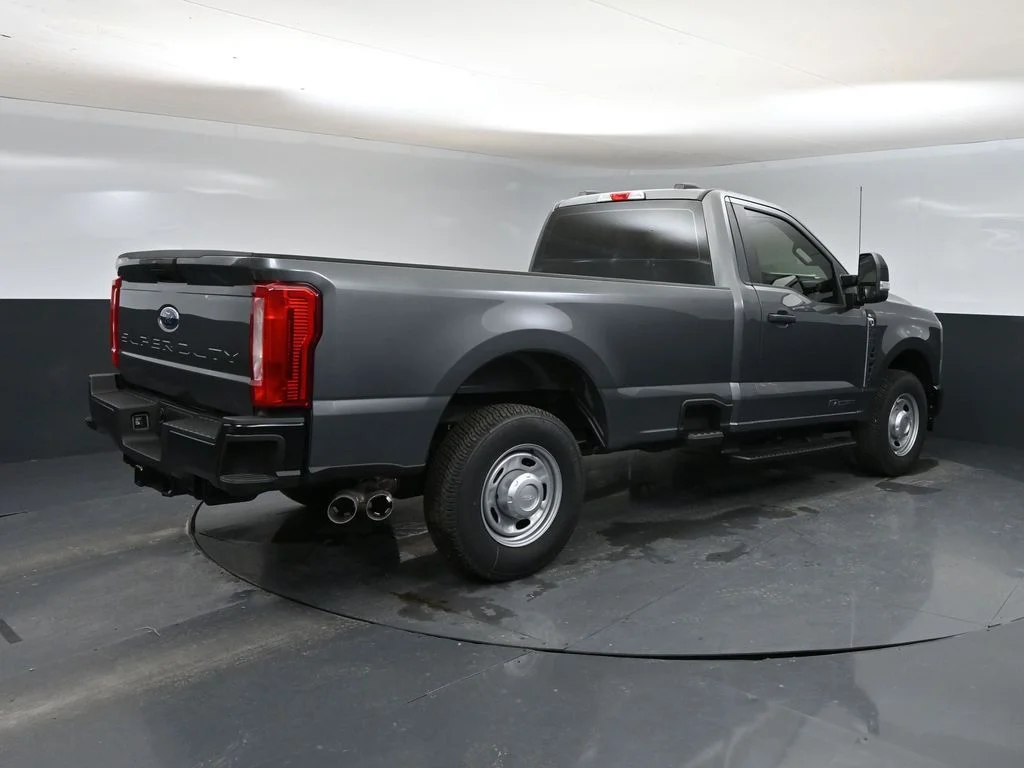 New 2025 Gray Ford XL image 2