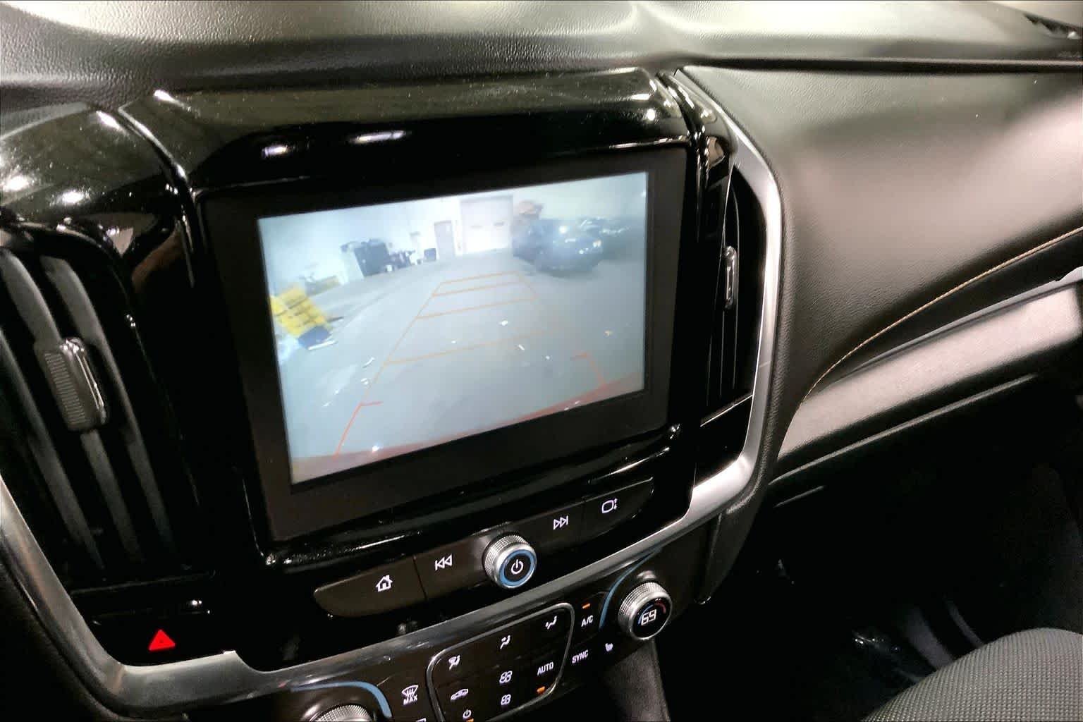 Used 2018 Cajun Red Tintcoat Chevrolet LT Cloth image 27