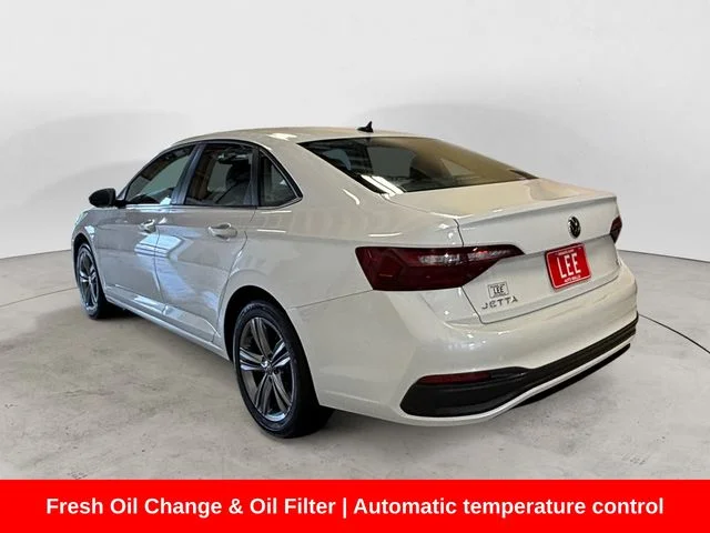 Used 2024 White Volkswagen 1.5T SE image 3