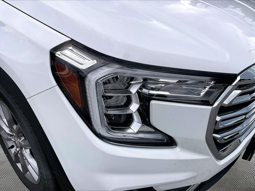 Used 2024 Summit White GMC SLT image 28