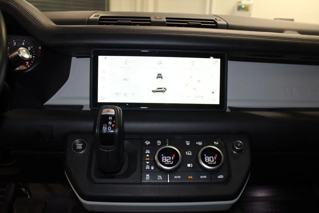Used 2022 Silver Land Rover XS Edition image 21