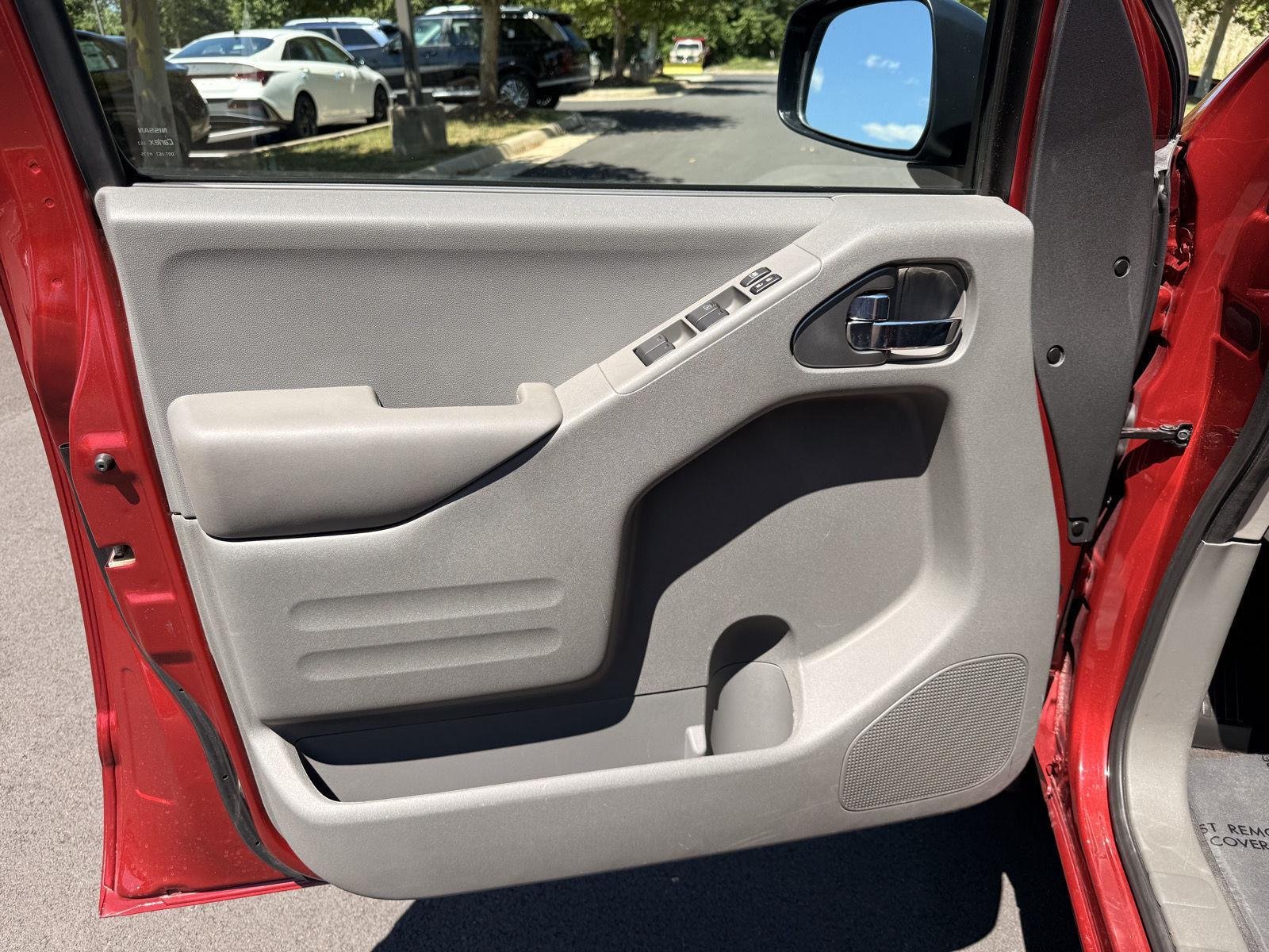 Used 2021 Cayenne Red Metallic Nissan SV image 12