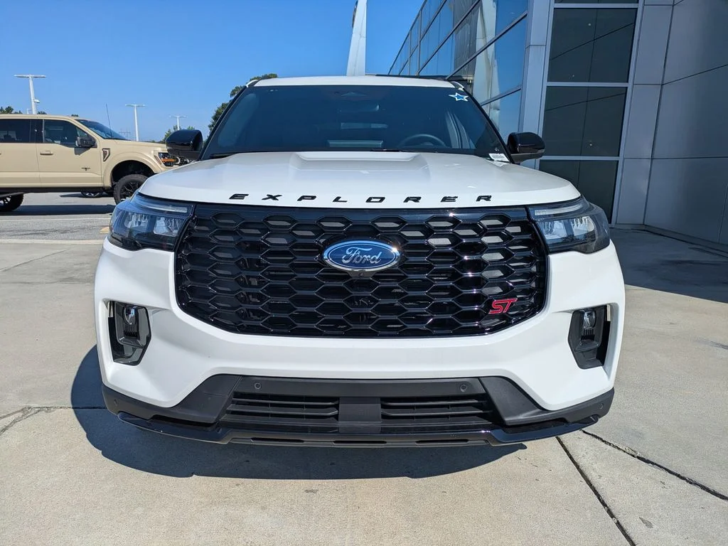 New 2026 Star White Metallic Tri-Coat Ford ST image 8