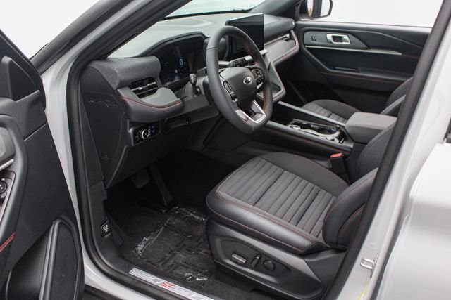 New 2027 Avalanche Gray Ford ST-Line image 12