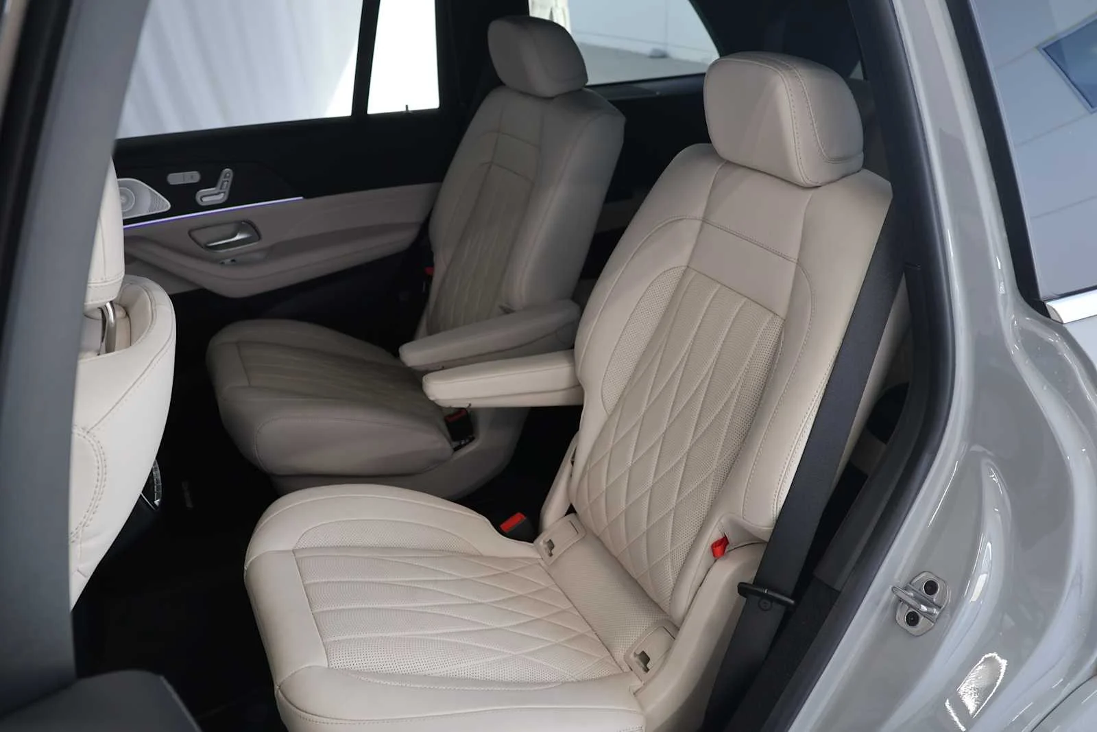Used 2024 MANUFAKTUR Alpine Grey Mercedes-Benz AMG® GLS 63 image 23