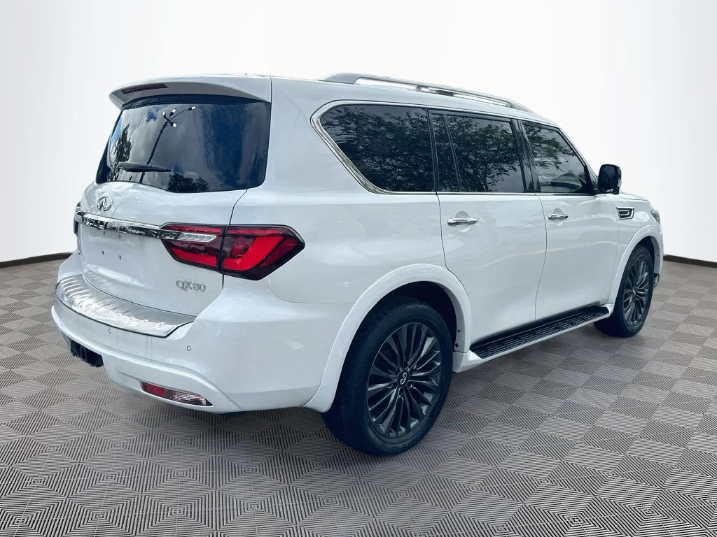 Certified Used 2024 White INFINITI Sensory image 6