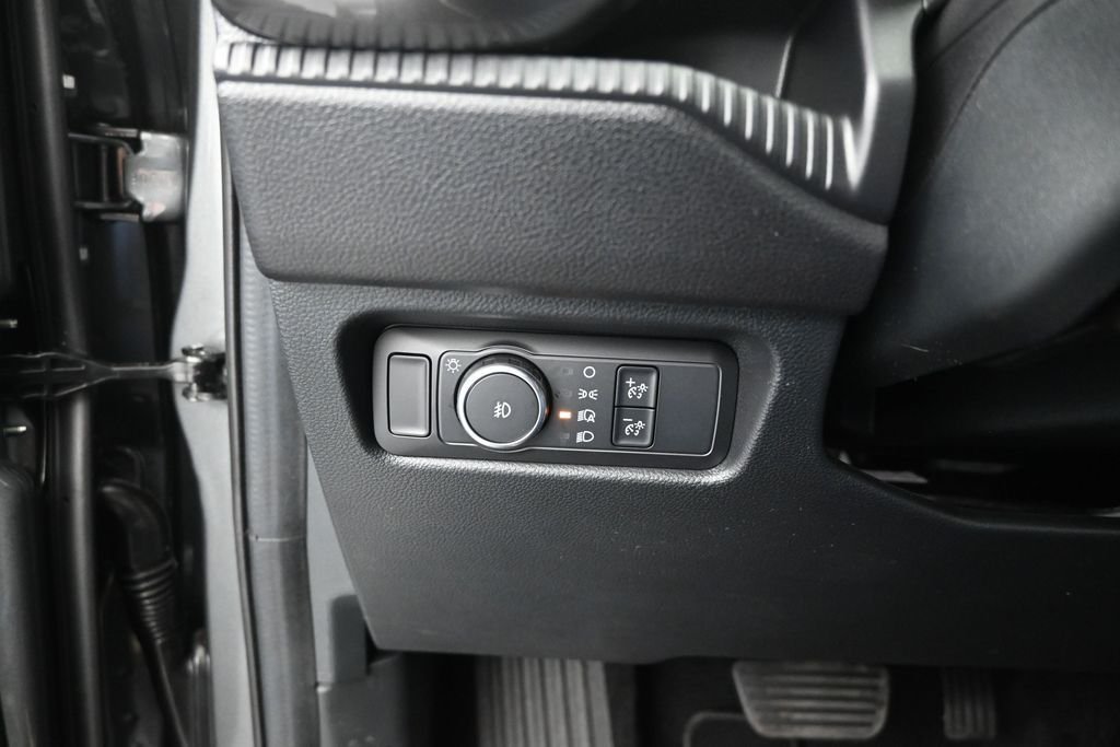 New 2026 Carbonized Gray Metallic Ford XLT image 11