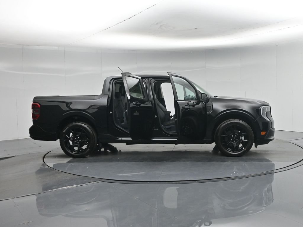 New 2025 Shadow Black Ford Lobo High image 4