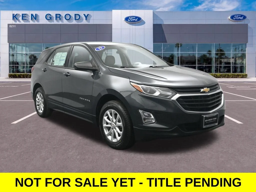 2019 Chevrolet Equinox AWD LS's photo