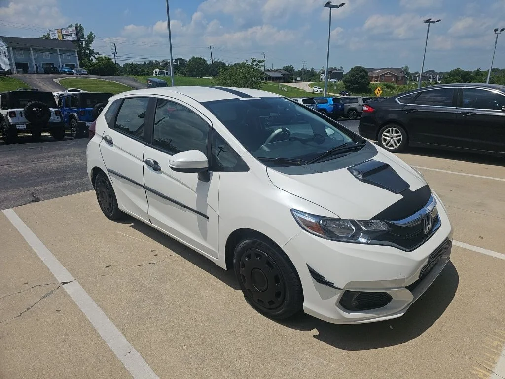 Used 2019 White Honda LX image 3
