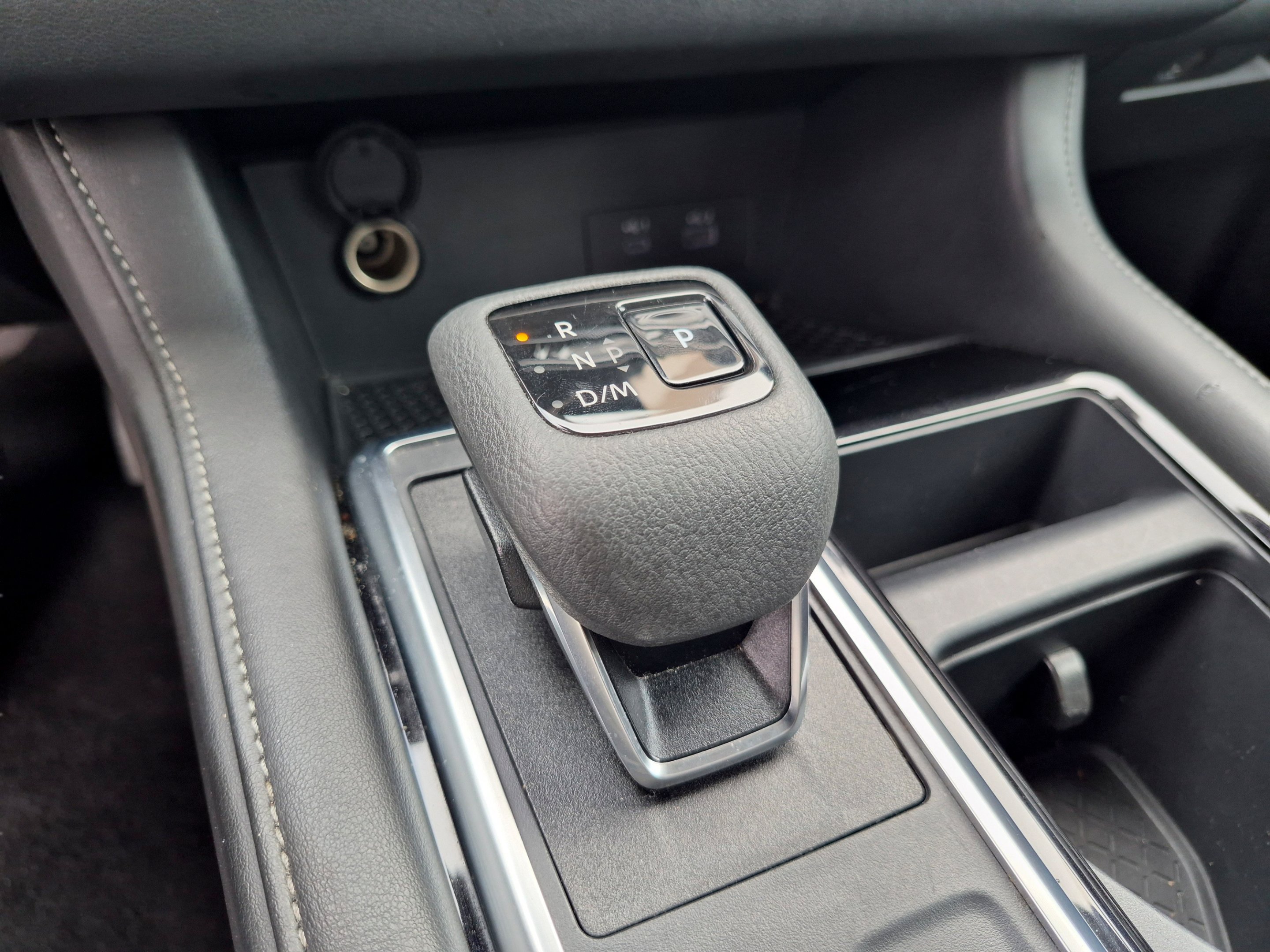 2025 Nissan Pathfinder SV - Photo 33