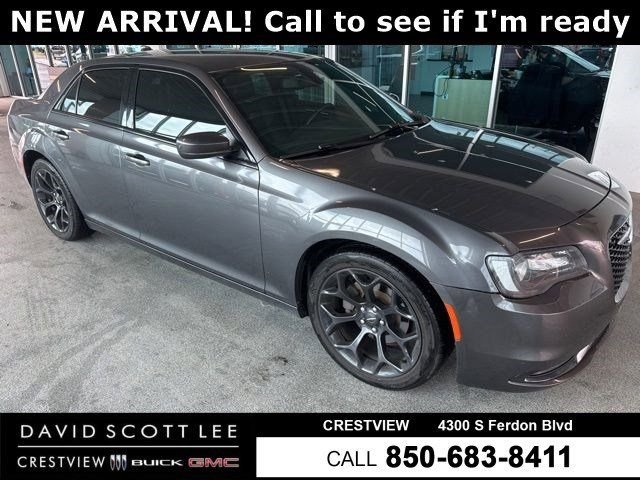 2019 Chrysler 300 S's photo