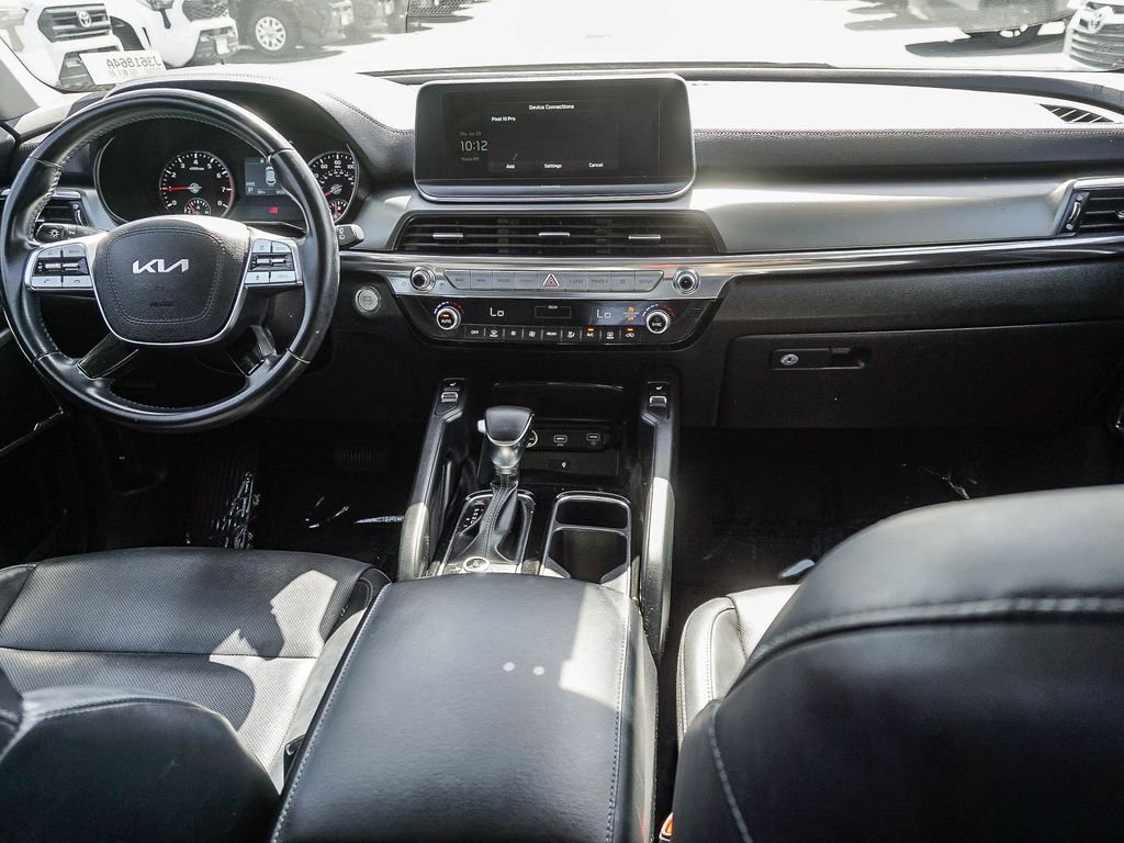 Used 2022 Purple Kia S image 14
