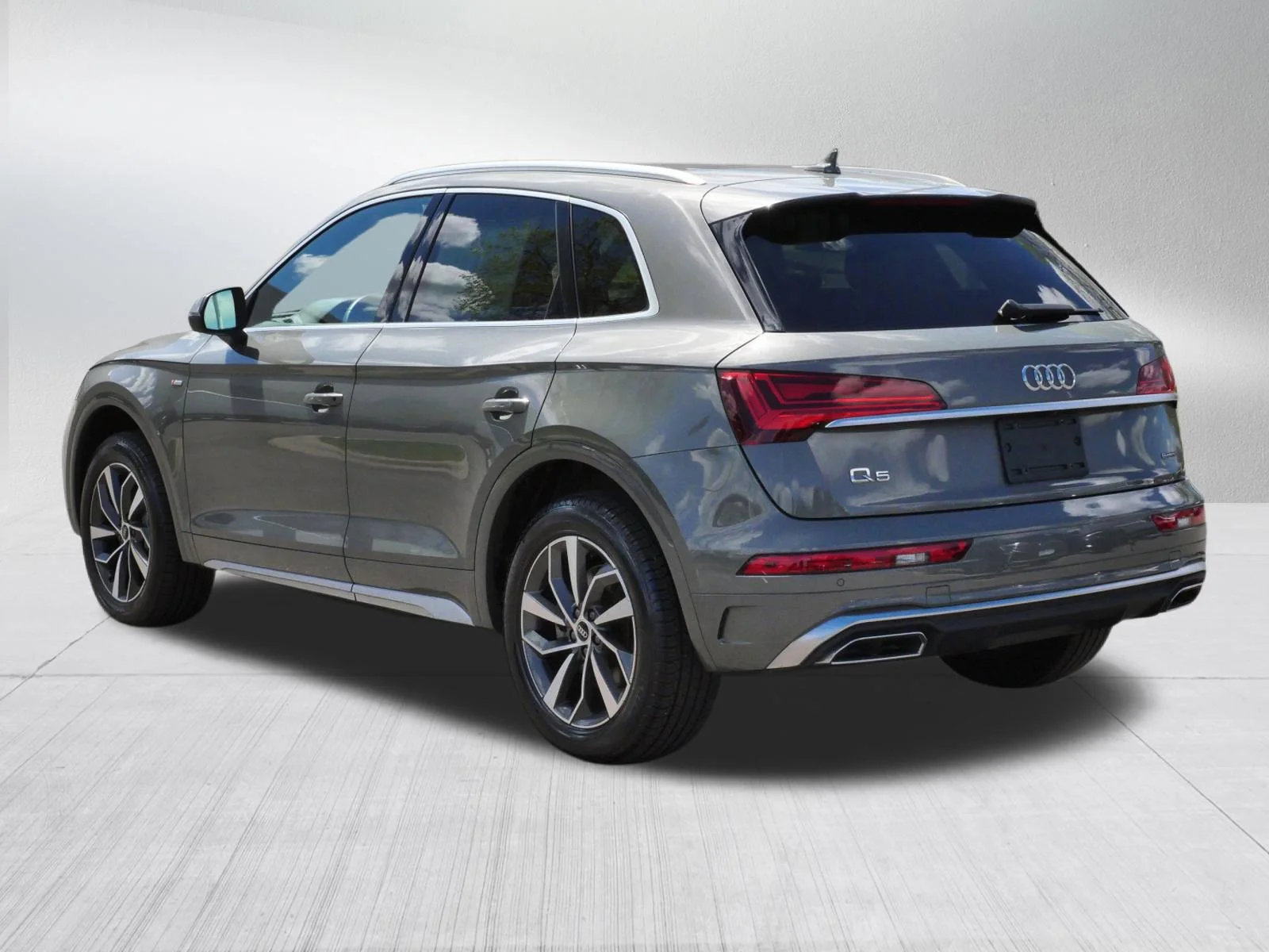 Used 2023 Chronos Gray Metallic Audi S line Premium Plus image 5