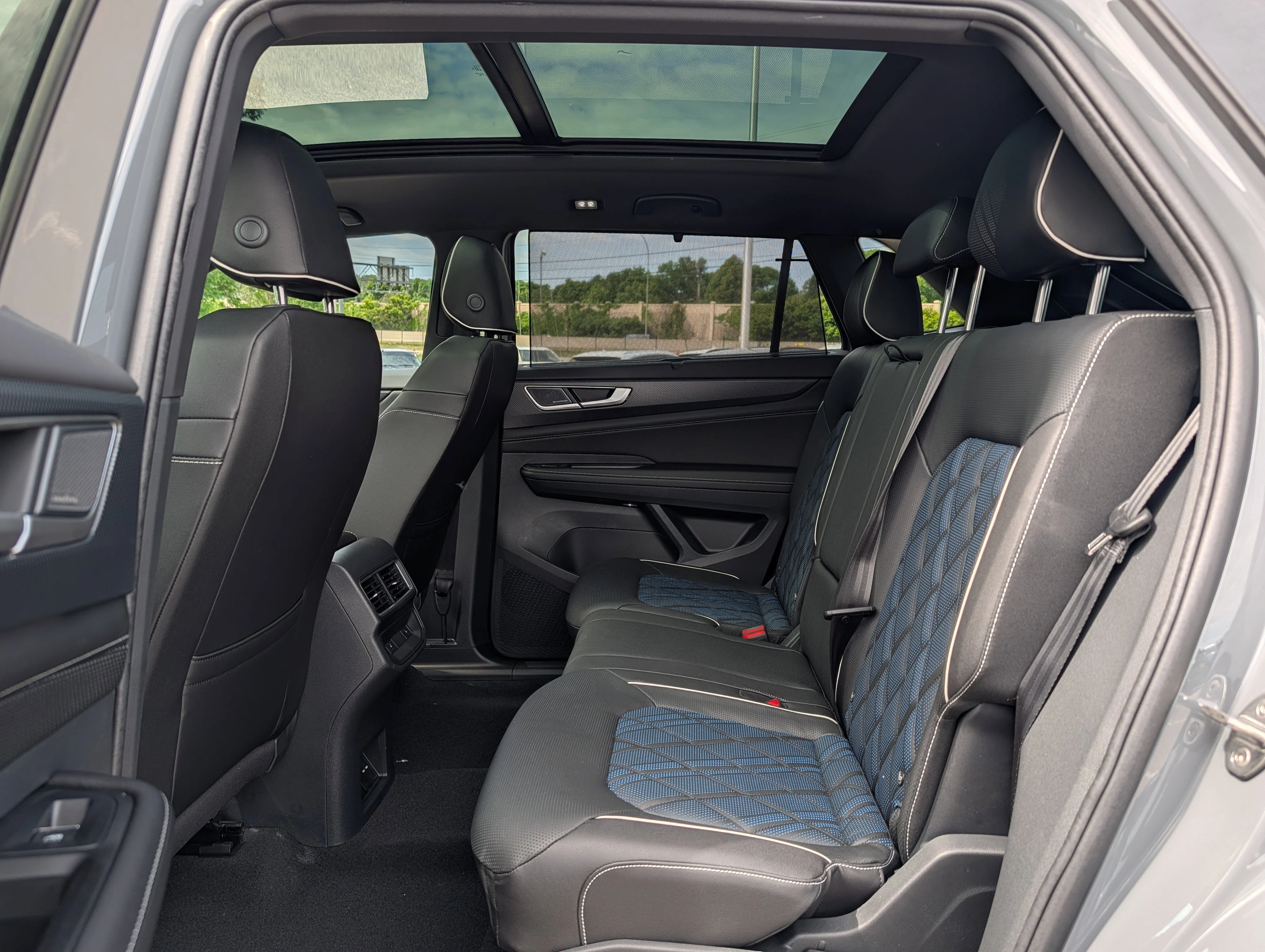 New 2026 Pure Gray Volkswagen 2.0T SEL Premium R-Line image 6