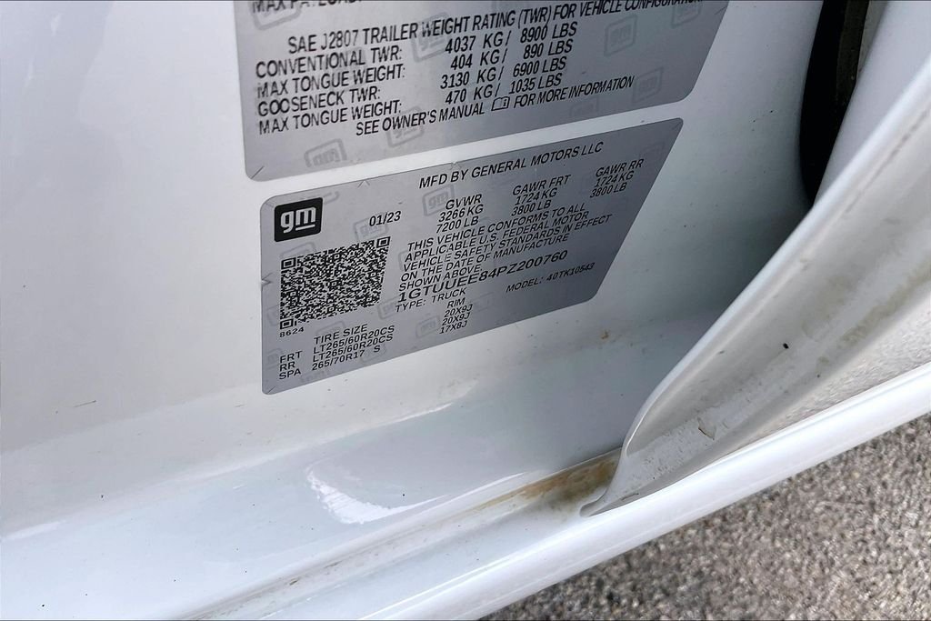 Certified Used 2023 White GMC AT4 image 16