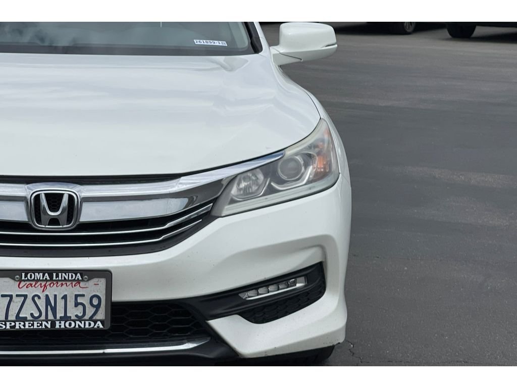 Used 2017 White Orchid Pearl Honda EX image 19