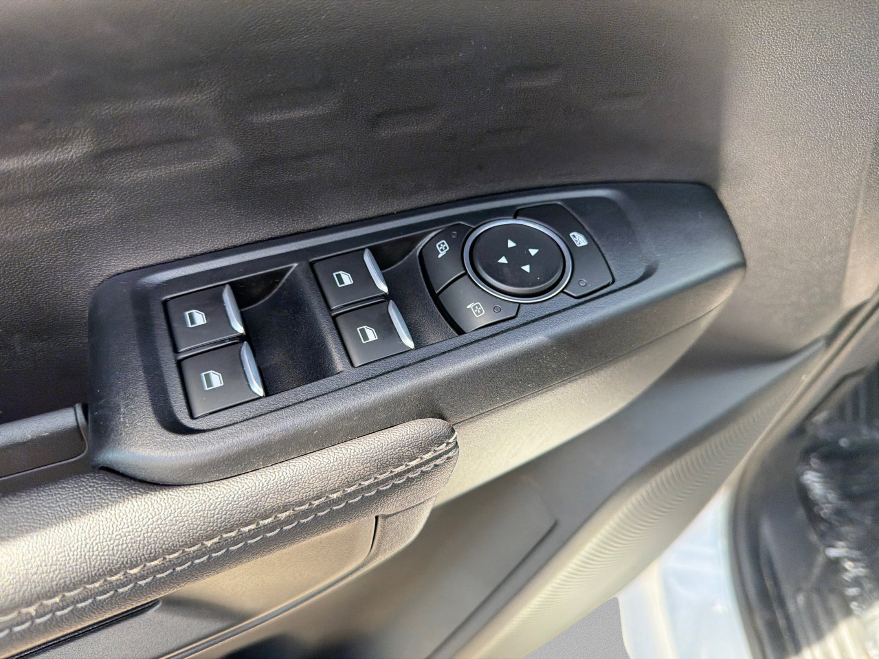 New 2026 Oxford White Ford XLT image 18