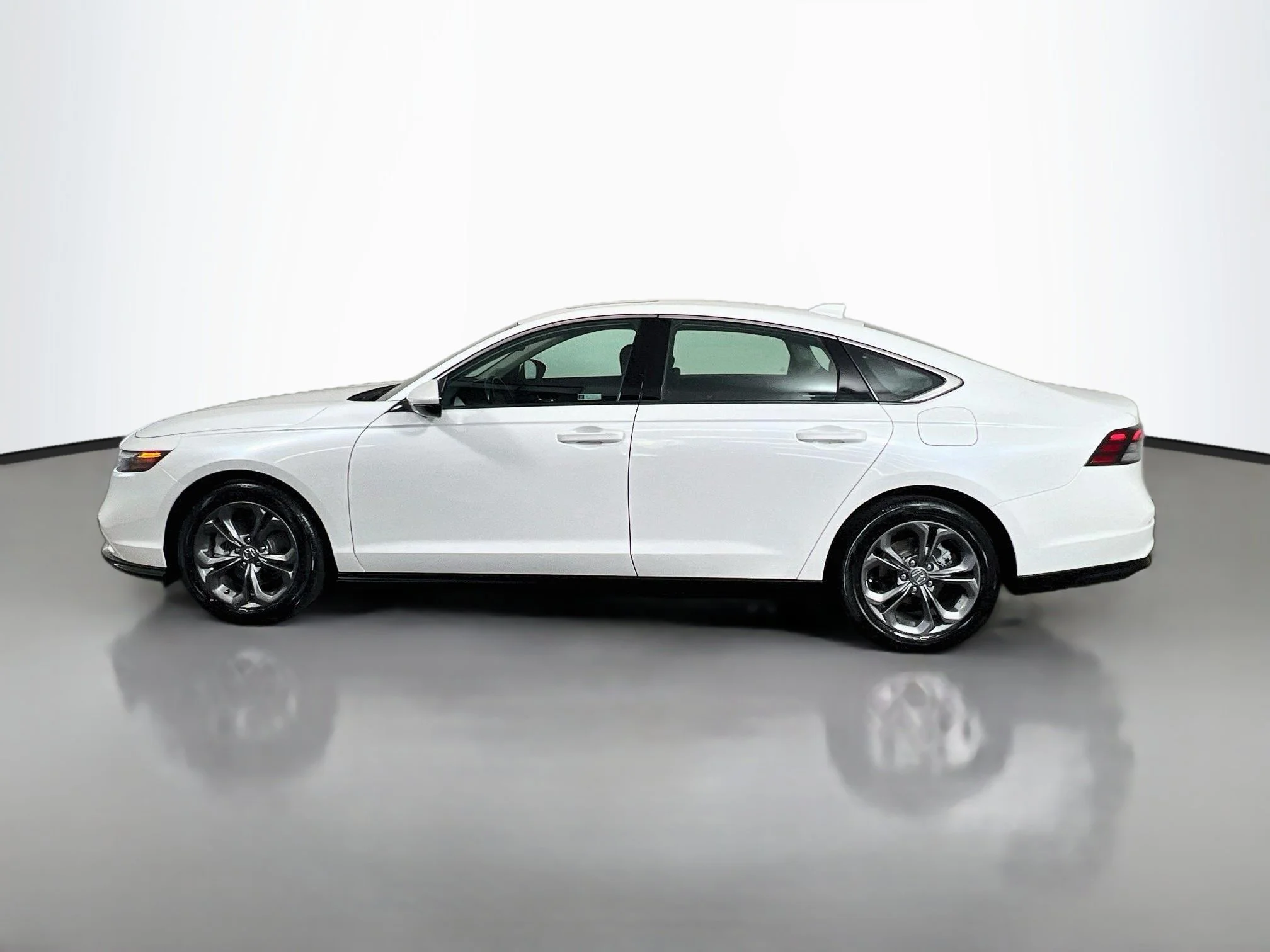 Used 2023 Platinum White Pearl Honda HYBRID EX-L BD image 5