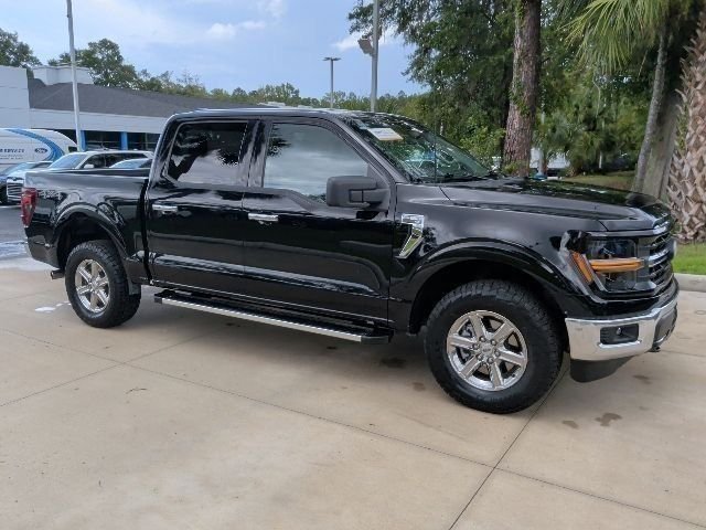 Used 2025 Black Ford XLT image 3
