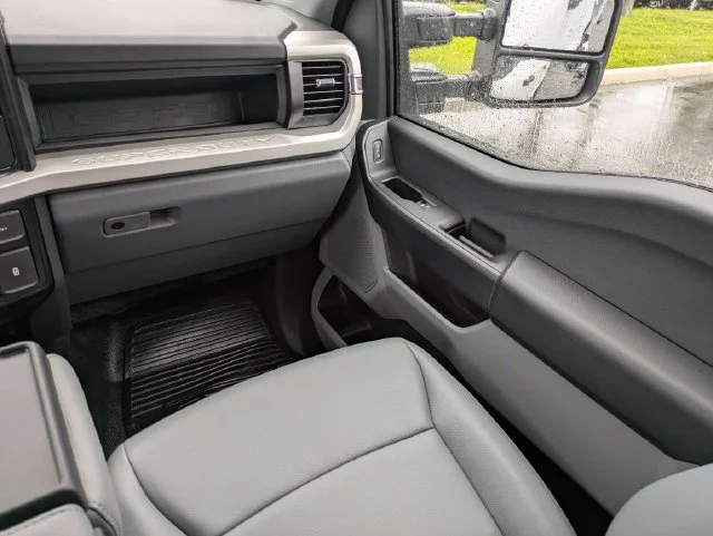New 2026 Oxford White Ford F-250® XL image 17