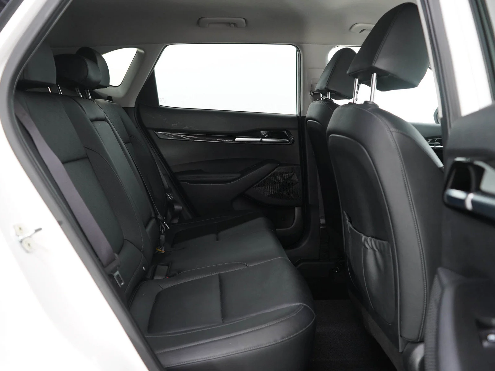 Used 2021 Snow White Pearl Kia SX DCT AWD image 14