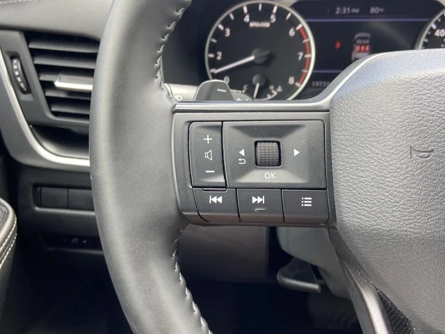 2025 Nissan Rogue SV - Photo 17