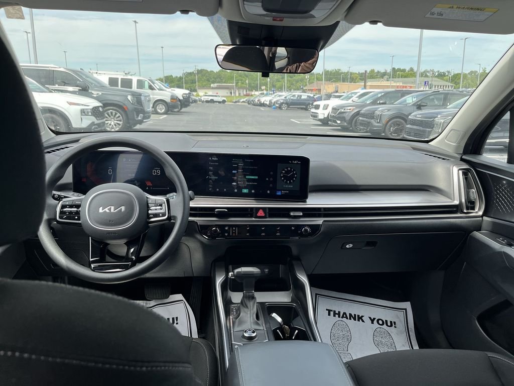 Used 2025 Red Kia LX image 10